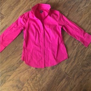 Talbots wrinkle resistant size 4 fuchsia color, great condition